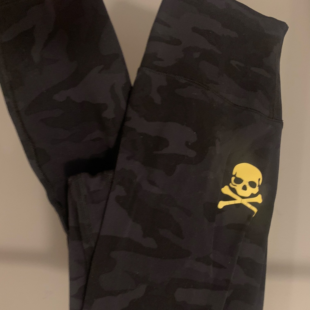 Worn soulcycle x Lululemon align camo size 4